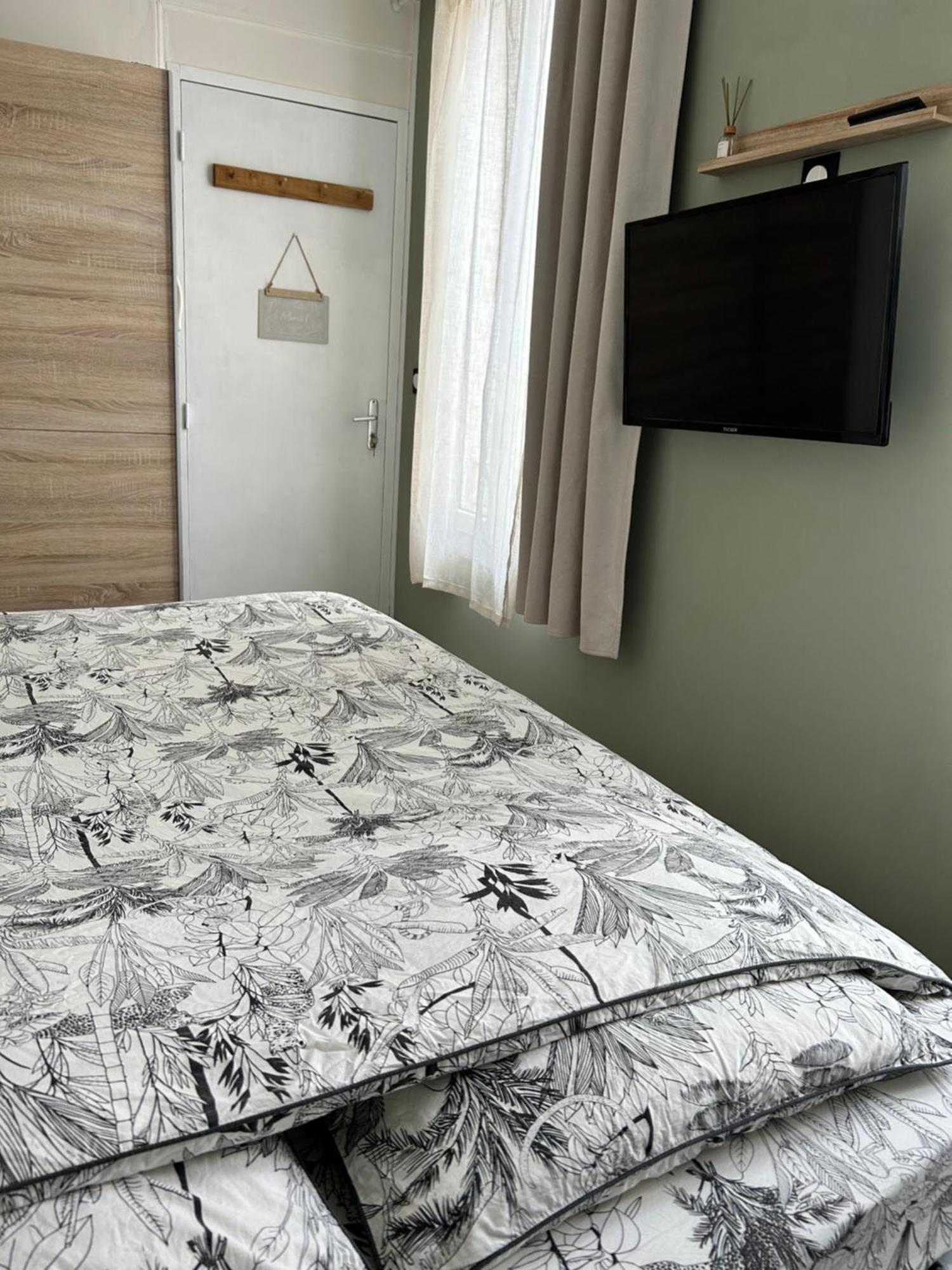 Le Chanzy Proche Des Thermes Et De La Gare Apartment